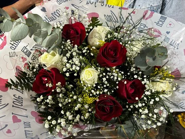 Bouquet de flores em Santos - foto 30